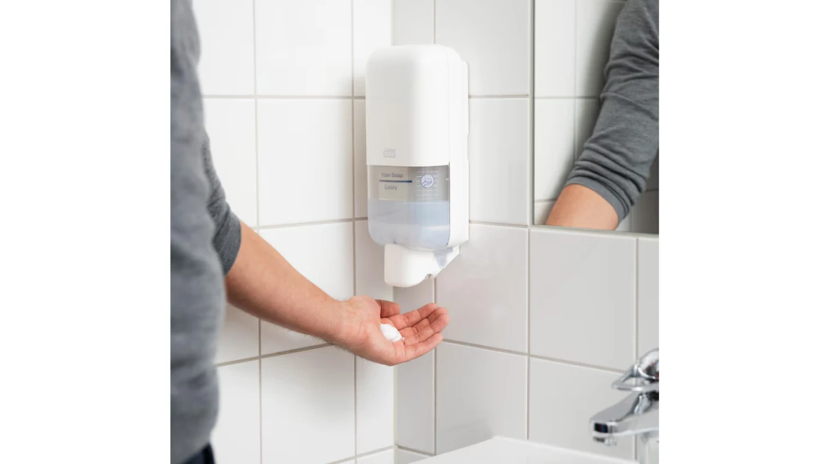 TORK Spender für Seifen und Händedesinfektionsmittel