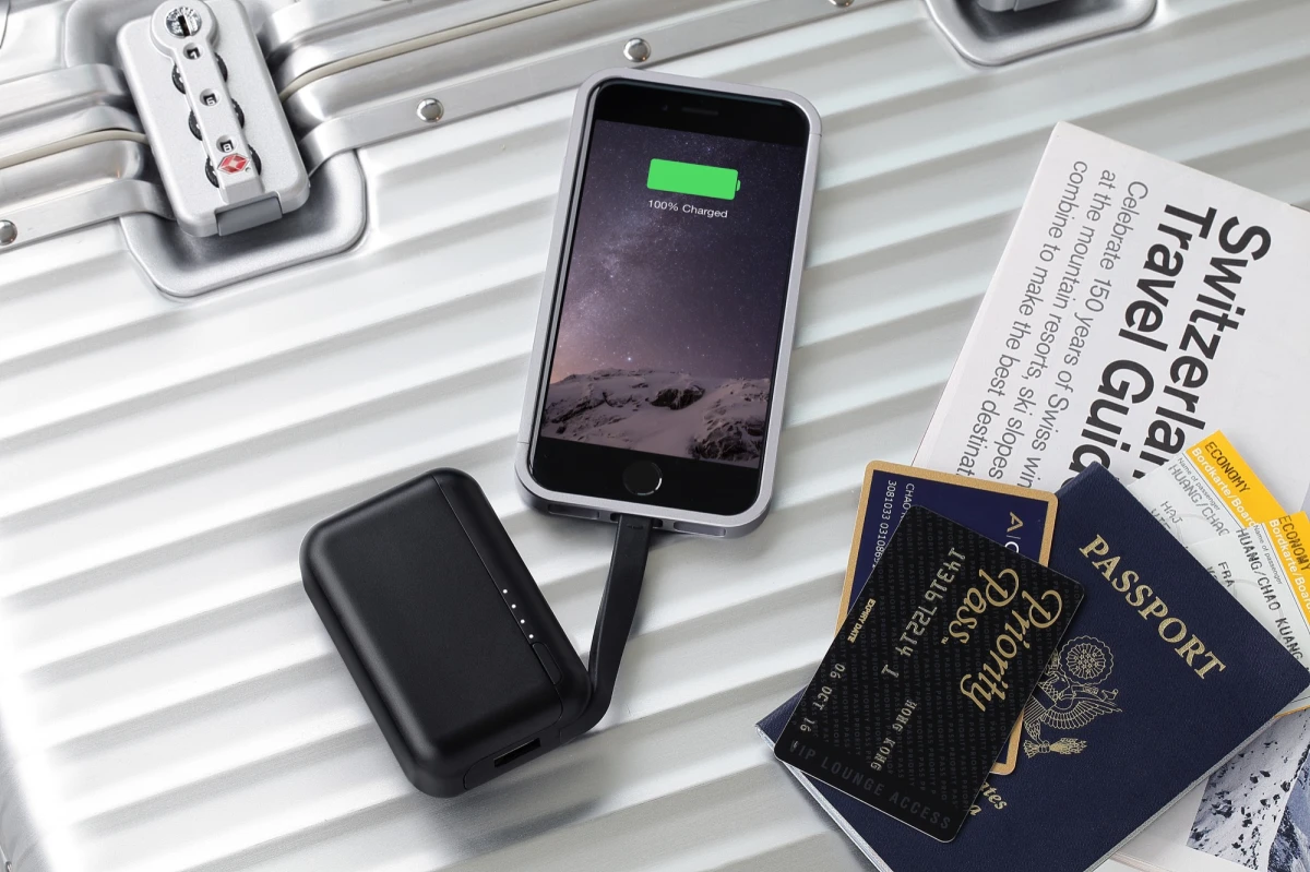 Just Mobile TopGum Batterie 6'000 mAh mit Ladestation