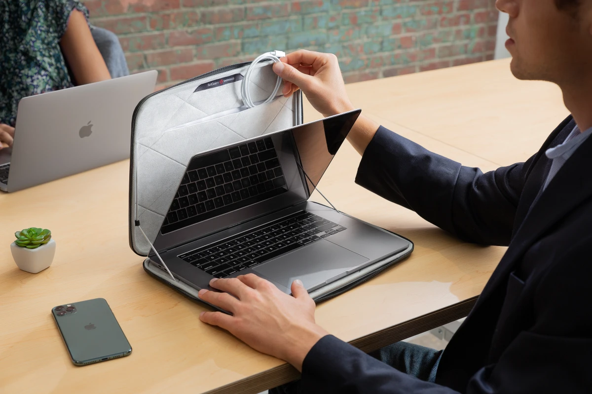 Twelve South Suitcase MacBook Pro 15/16"